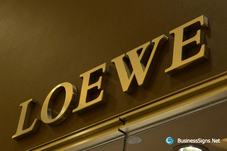 3D Mirror Polished Gold Plated Signs For Loewe