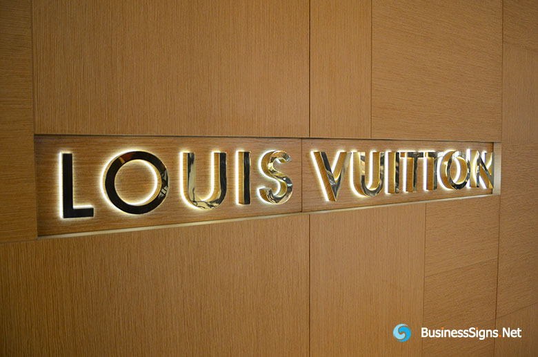3D LED Backlit Signs With Mirror Polished Gold Plated Letter Shell & 20mm Thickness Acrylic Back Panel For Louis Vuitton
