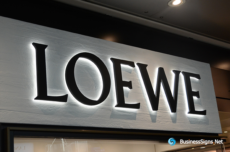 3D LED Backlit Signs With Powder Coated Stainless Steel Letter Shell And Visible Thickness Acrylic Back Panel For Loewe