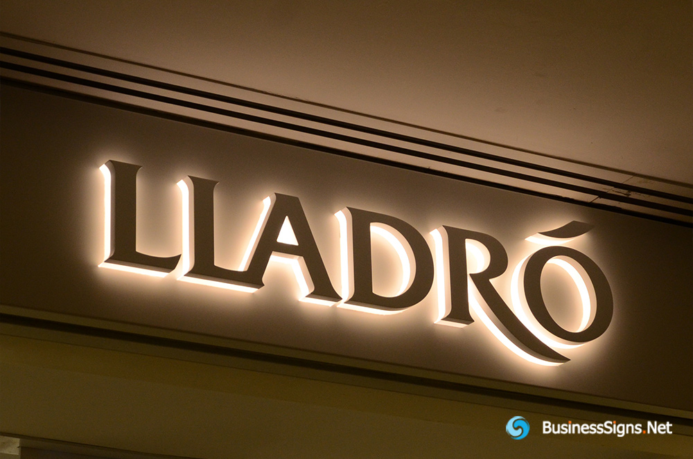 3D LED Backlit Signs With Powder Coated Stainless Steel Letter Shell And Visible Thickness Acrylic Back Panel For Lladró